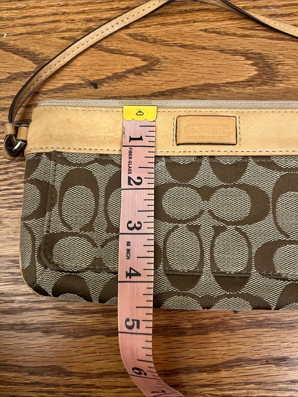 Vintage Y2K Coach signature fabric pleated wristlet with leather trim - Picture 8 of 9